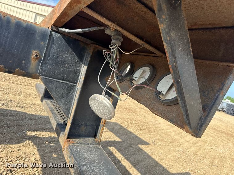 image for item DV4237 2009 International DuraStar 4400 truck cab and chassis