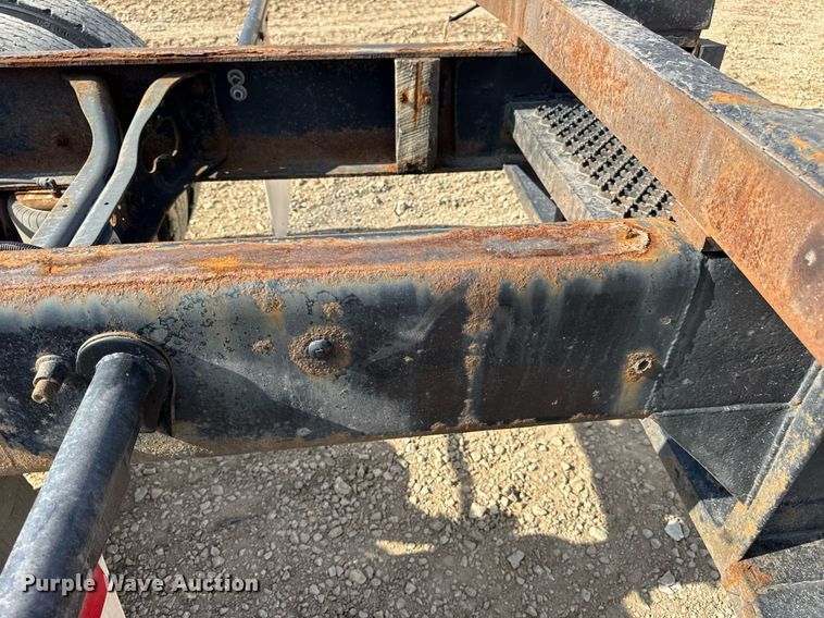 image for item DV4237 2009 International DuraStar 4400 truck cab and chassis