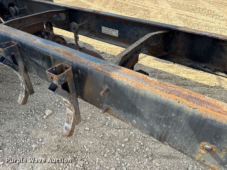 image for item DV4237 2009 International DuraStar 4400 truck cab and chassis