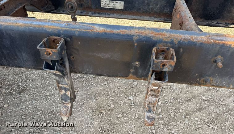 image for item DV4237 2009 International DuraStar 4400 truck cab and chassis