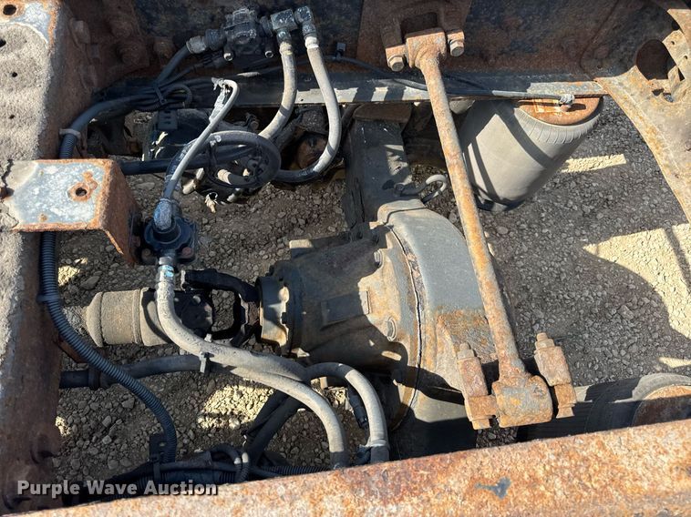 image for item DV4237 2009 International DuraStar 4400 truck cab and chassis