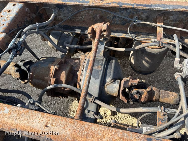 image for item DV4237 2009 International DuraStar 4400 truck cab and chassis