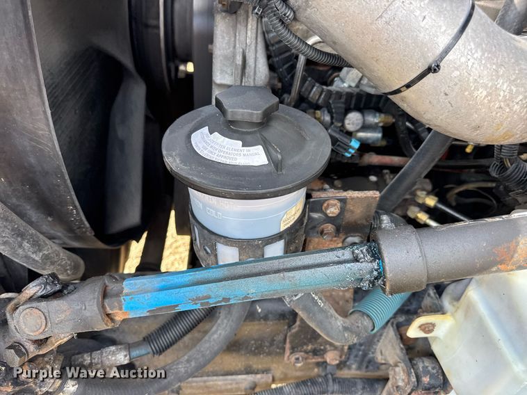 image for item DV4237 2009 International DuraStar 4400 truck cab and chassis