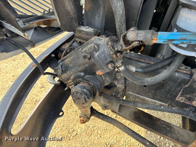 image for item DV4237 2009 International DuraStar 4400 truck cab and chassis