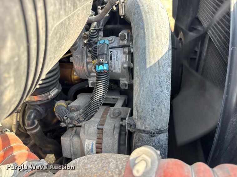 image for item DV4237 2009 International DuraStar 4400 truck cab and chassis