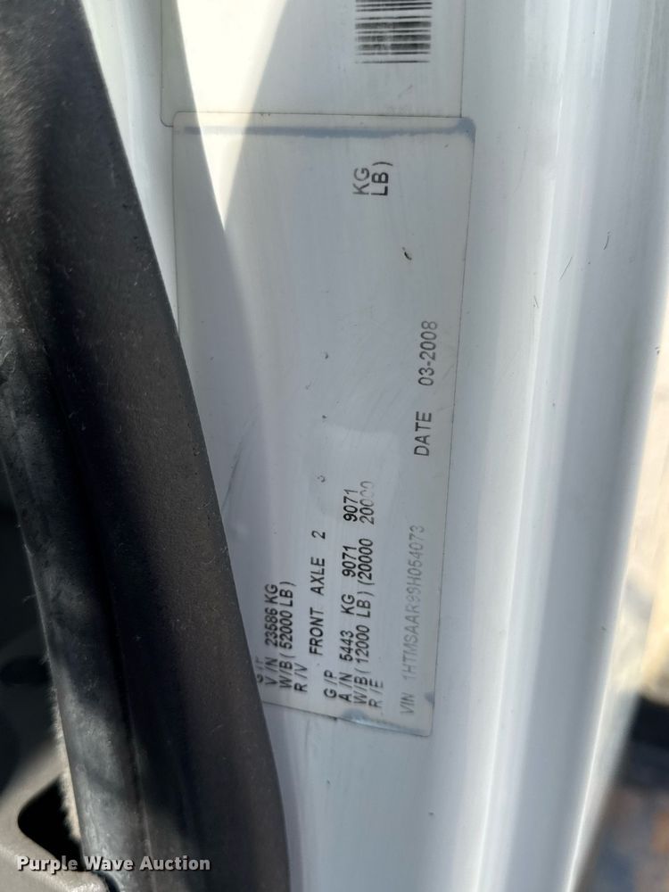 image for item DV4237 2009 International DuraStar 4400 truck cab and chassis