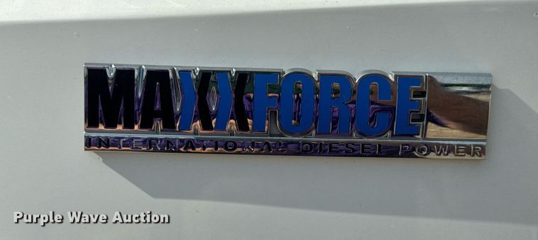 image for item DV4237 2009 International DuraStar 4400 truck cab and chassis