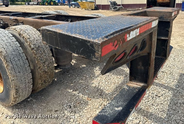 image for item DV4238 2007 International 4400 truck cab and chassis