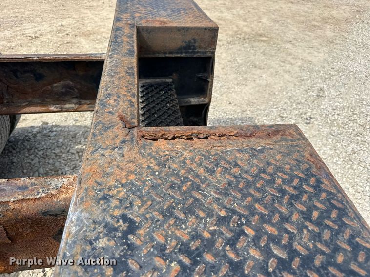 image for item DV4238 2007 International 4400 truck cab and chassis