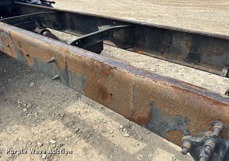 image for item DV4238 2007 International 4400 truck cab and chassis