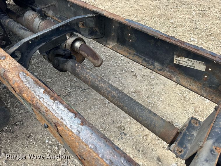 image for item DV4238 2007 International 4400 truck cab and chassis