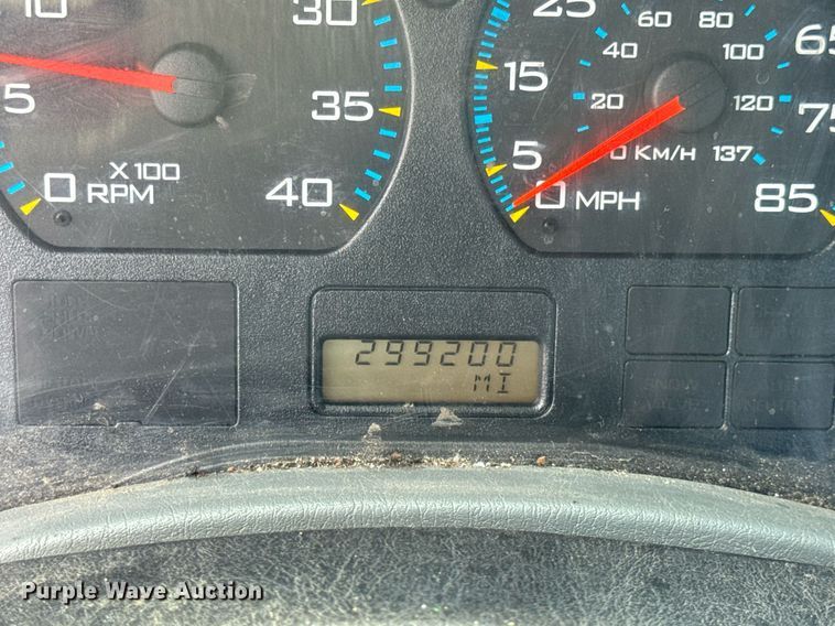 image for item DV4238 2007 International 4400 truck cab and chassis