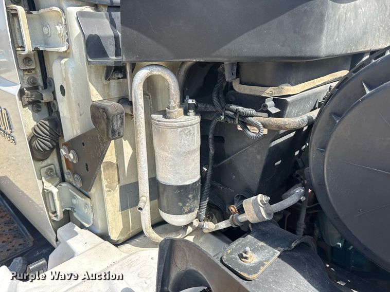 image for item DV4238 2007 International 4400 truck cab and chassis