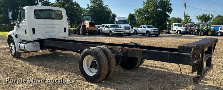 image for item DV4239 2007 International DuraStar 4300 truck cab and chassis