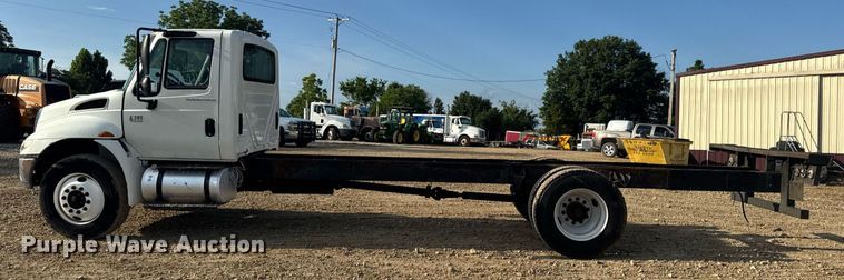 image for item DV4239 2007 International DuraStar 4300 truck cab and chassis