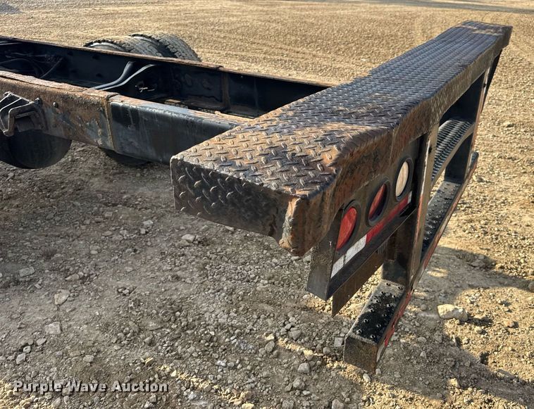 image for item DV4239 2007 International DuraStar 4300 truck cab and chassis