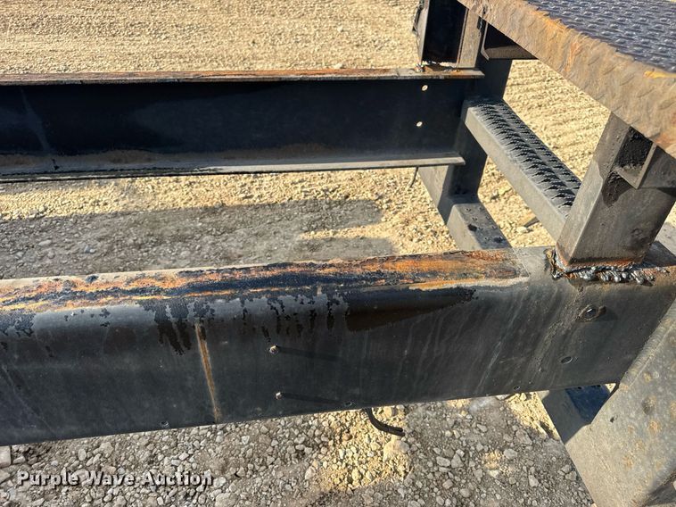 image for item DV4239 2007 International DuraStar 4300 truck cab and chassis