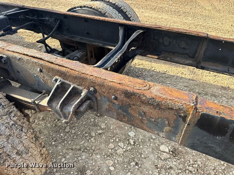 image for item DV4239 2007 International DuraStar 4300 truck cab and chassis