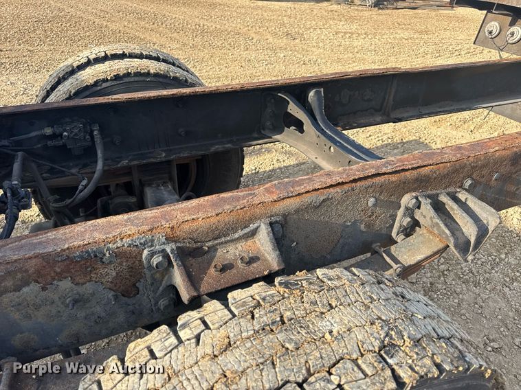 image for item DV4239 2007 International DuraStar 4300 truck cab and chassis