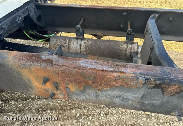 image for item DV4239 2007 International DuraStar 4300 truck cab and chassis