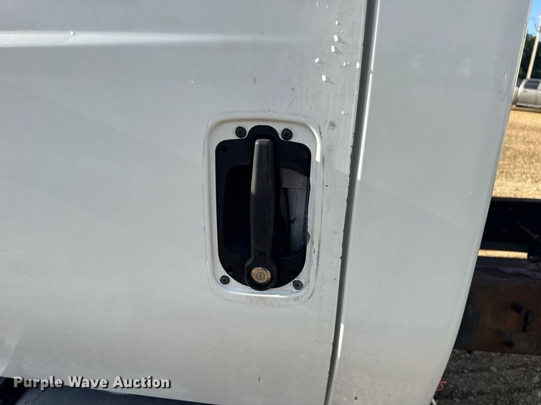 image for item DV4239 2007 International DuraStar 4300 truck cab and chassis