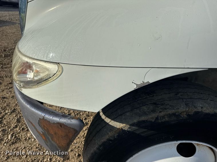 image for item DV4239 2007 International DuraStar 4300 truck cab and chassis