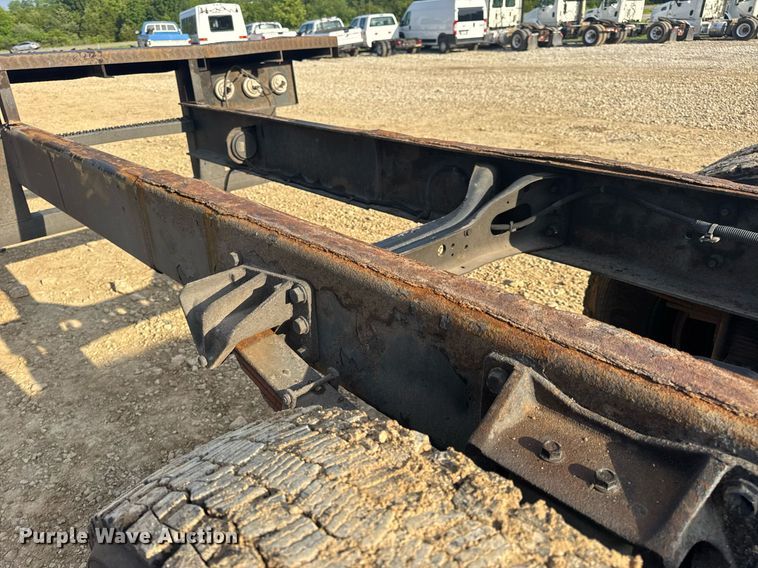 image for item DV4239 2007 International DuraStar 4300 truck cab and chassis