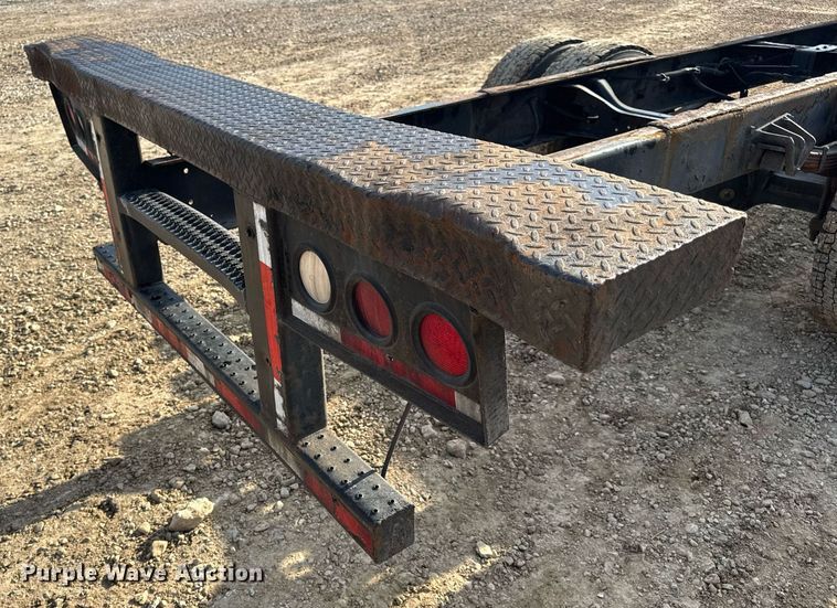 image for item DV4239 2007 International DuraStar 4300 truck cab and chassis