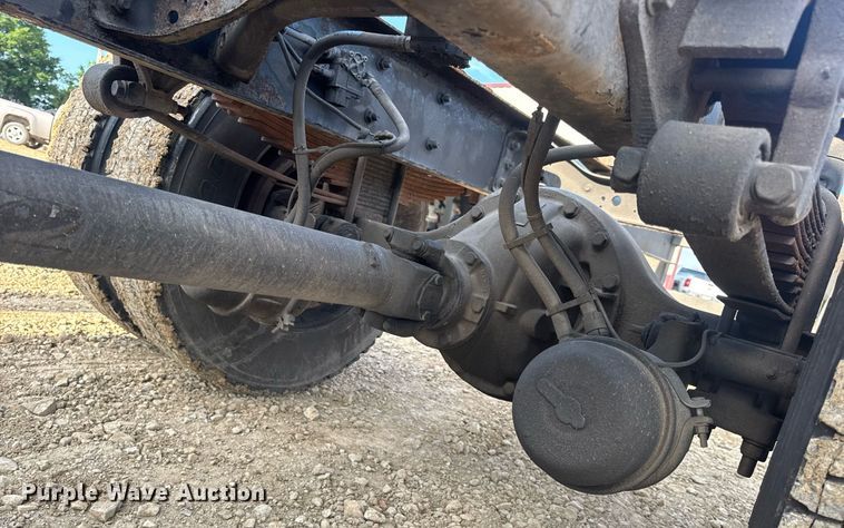 image for item DV4239 2007 International DuraStar 4300 truck cab and chassis