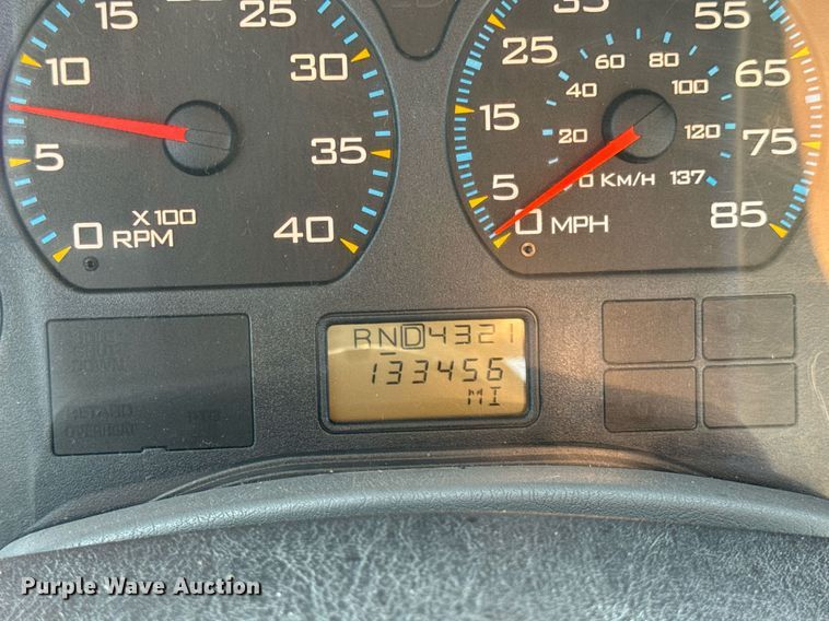 image for item DV4239 2007 International DuraStar 4300 truck cab and chassis