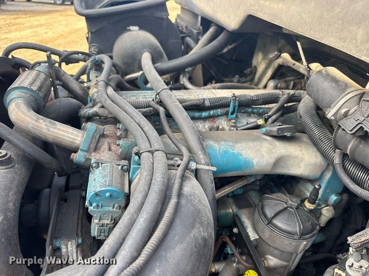 image for item DV4239 2007 International DuraStar 4300 truck cab and chassis