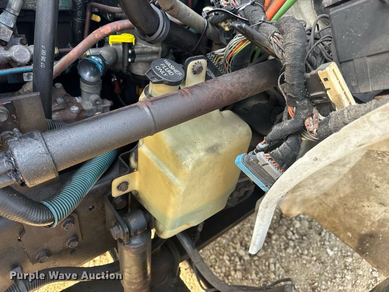 image for item DV4239 2007 International DuraStar 4300 truck cab and chassis