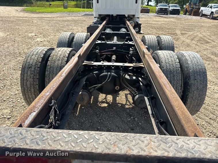 image for item DV4240 2013 Freightliner Business Class M2 106 truck cab and chassis