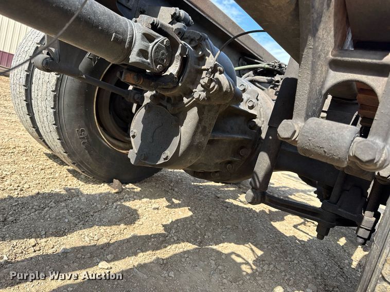 image for item DV4240 2013 Freightliner Business Class M2 106 truck cab and chassis