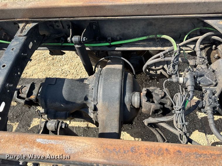 image for item DV4240 2013 Freightliner Business Class M2 106 truck cab and chassis