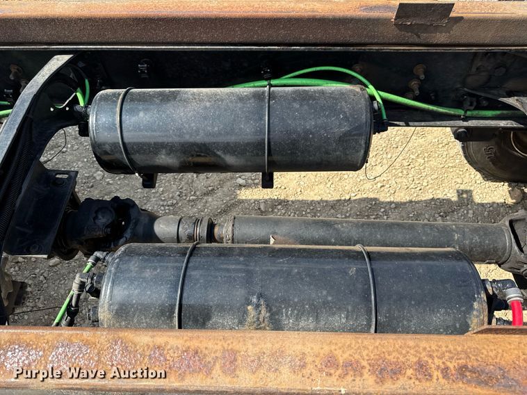 image for item DV4240 2013 Freightliner Business Class M2 106 truck cab and chassis