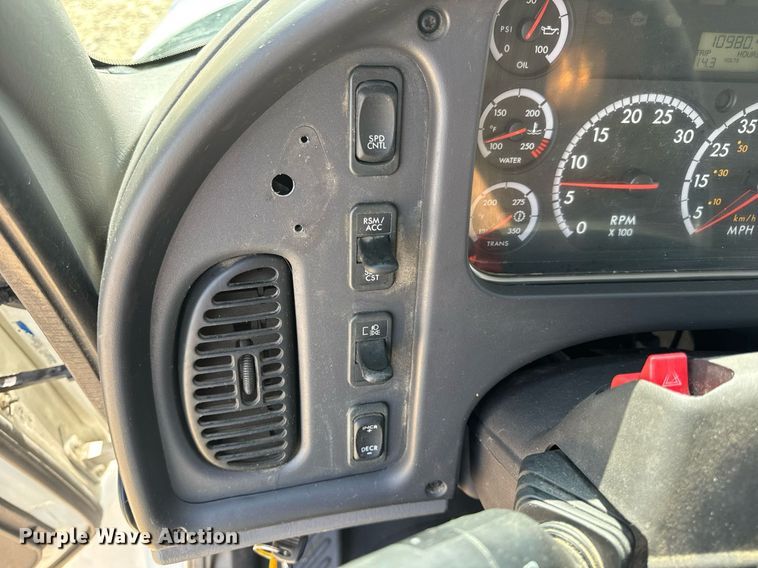 image for item DV4240 2013 Freightliner Business Class M2 106 truck cab and chassis