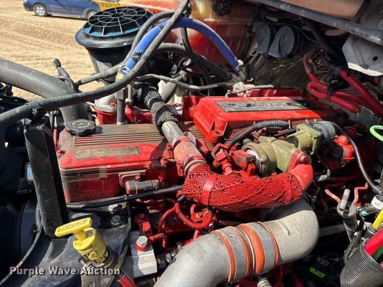 image for item DV4240 2013 Freightliner Business Class M2 106 truck cab and chassis