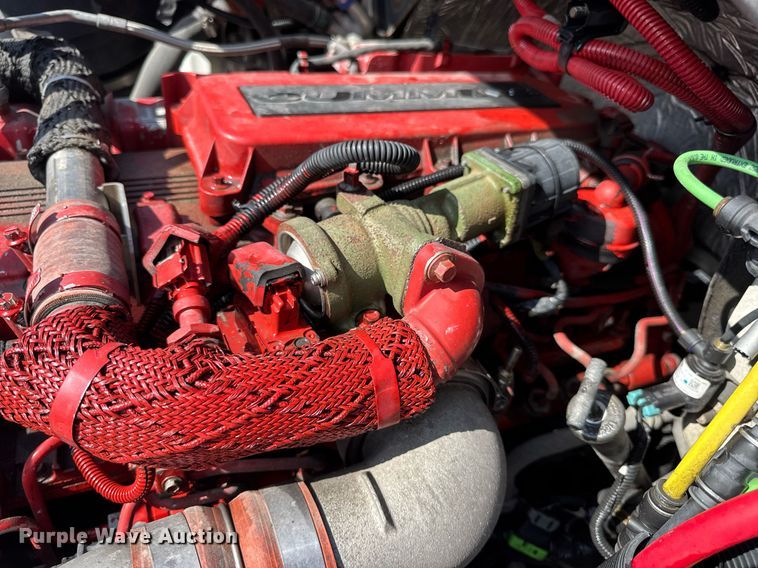 image for item DV4240 2013 Freightliner Business Class M2 106 truck cab and chassis