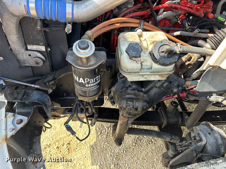 image for item DV4240 2013 Freightliner Business Class M2 106 truck cab and chassis