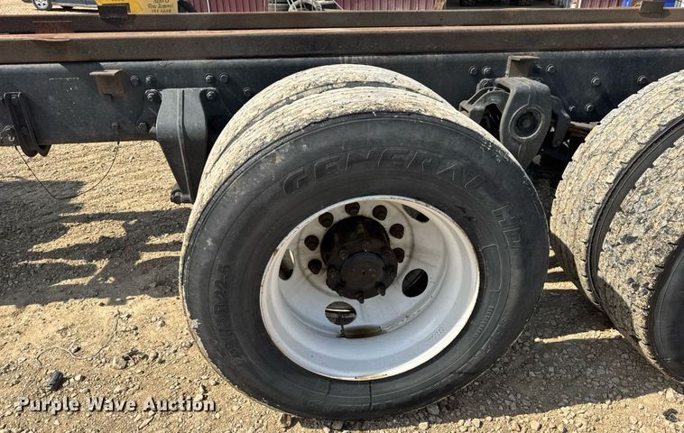 image for item DV4240 2013 Freightliner Business Class M2 106 truck cab and chassis