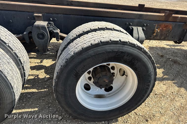 image for item DV4240 2013 Freightliner Business Class M2 106 truck cab and chassis