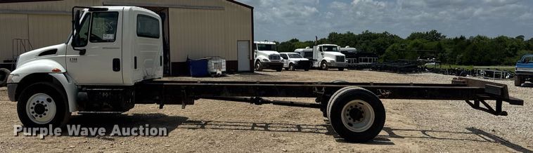 image for item DV4241 2006 International 4300 truck cab and chassis