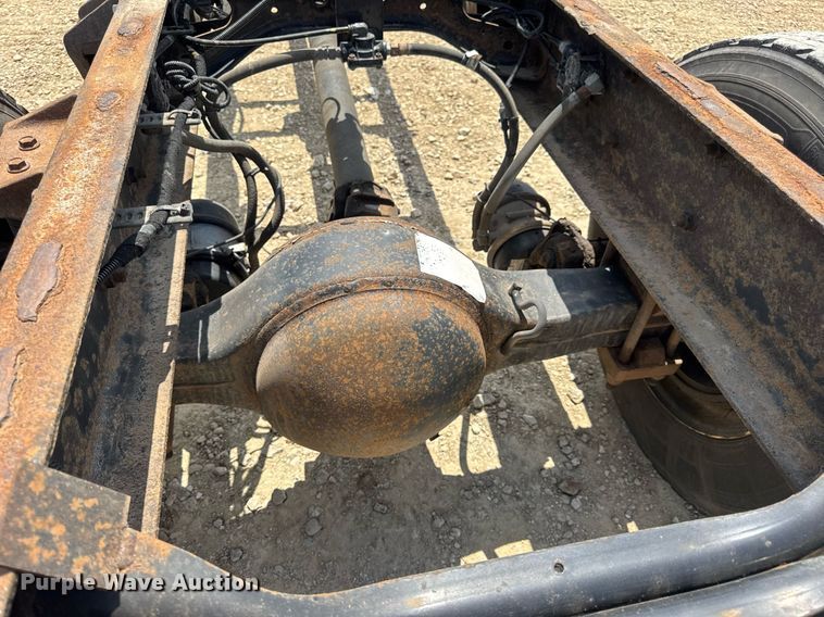 image for item DV4241 2006 International 4300 truck cab and chassis