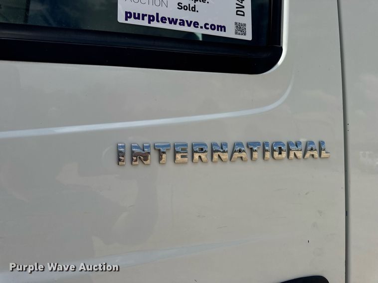 image for item DV4241 2006 International 4300 truck cab and chassis