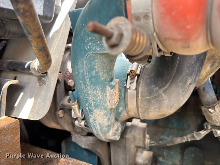 image for item DV4241 2006 International 4300 truck cab and chassis