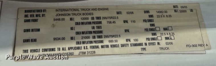 image for item DV4241 2006 International 4300 truck cab and chassis