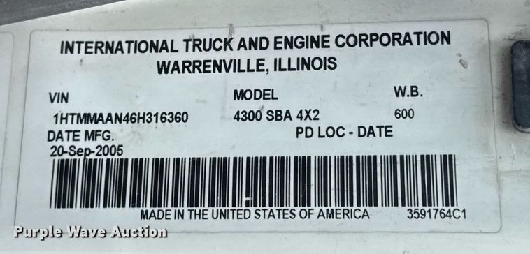 image for item DV4241 2006 International 4300 truck cab and chassis