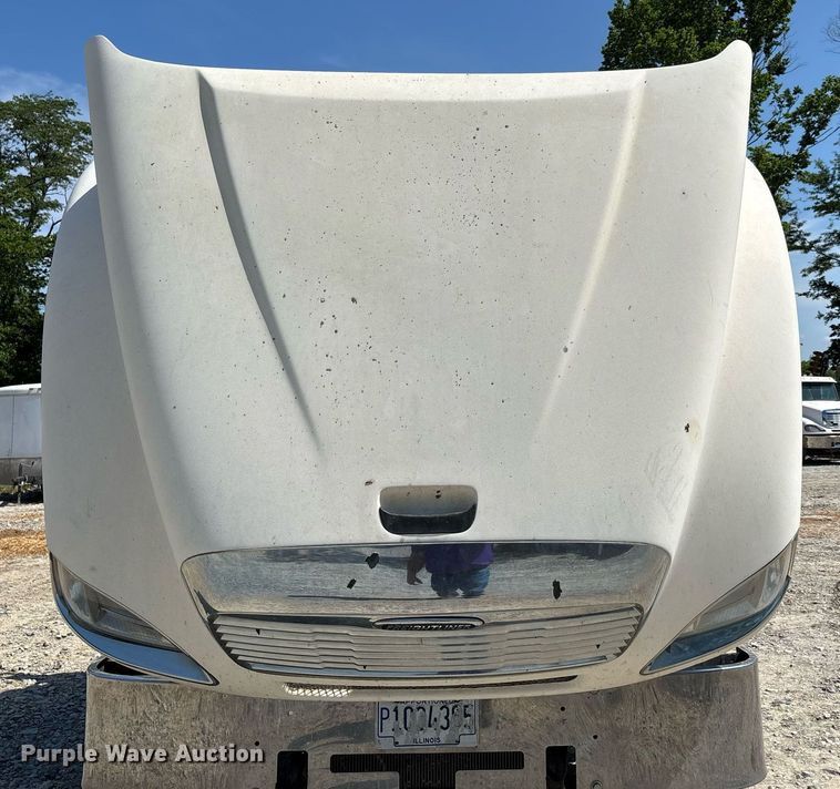 image for item DW7103 2006 Freightliner Columbia semi truck