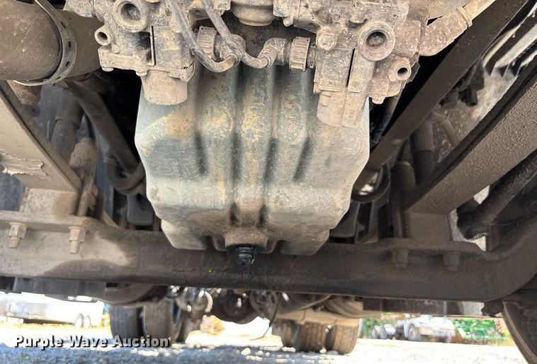 image for item DW7103 2006 Freightliner Columbia semi truck